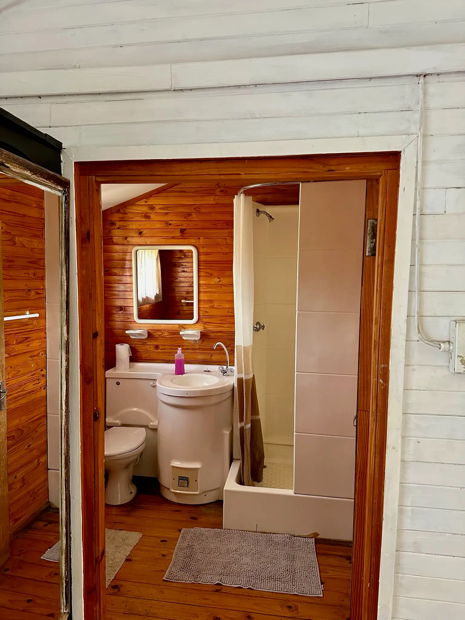 Helping Hands for Wildlife Südafrika Chalet Badezimmer